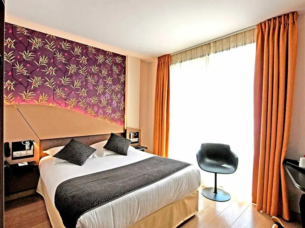 Classic Double room (full double bed)