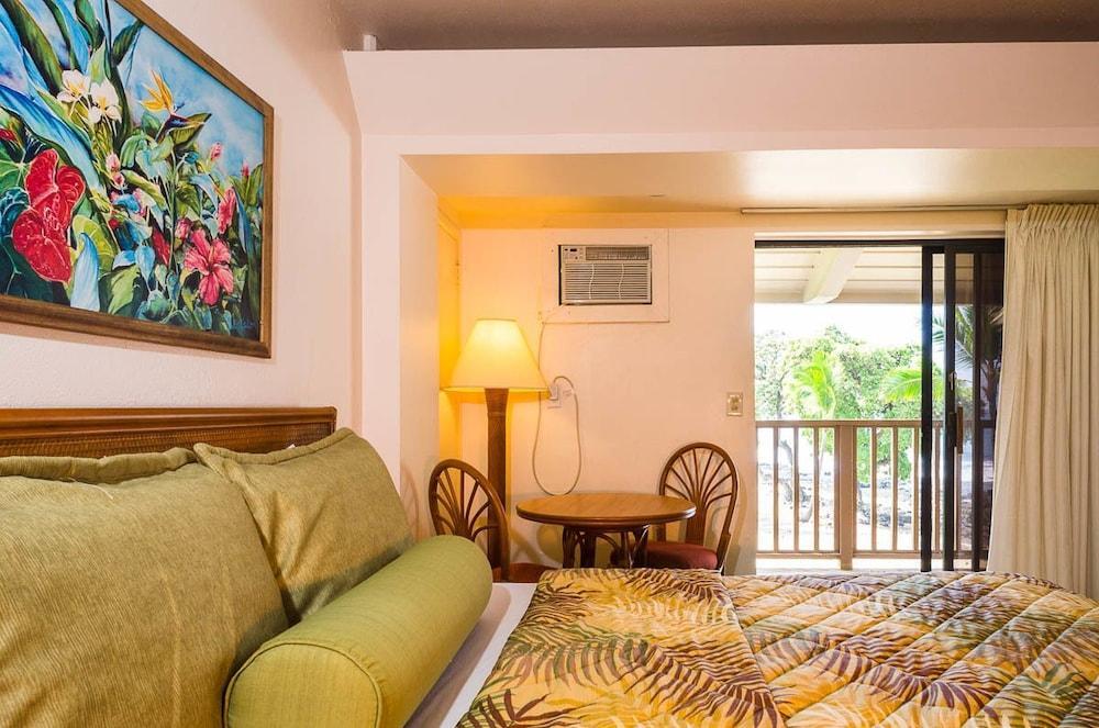 Uncle Billy's Kona Bay Hotel by null