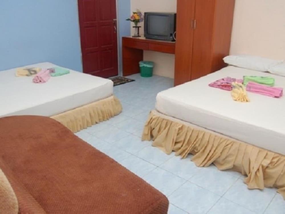 Kawana Tourist Inn