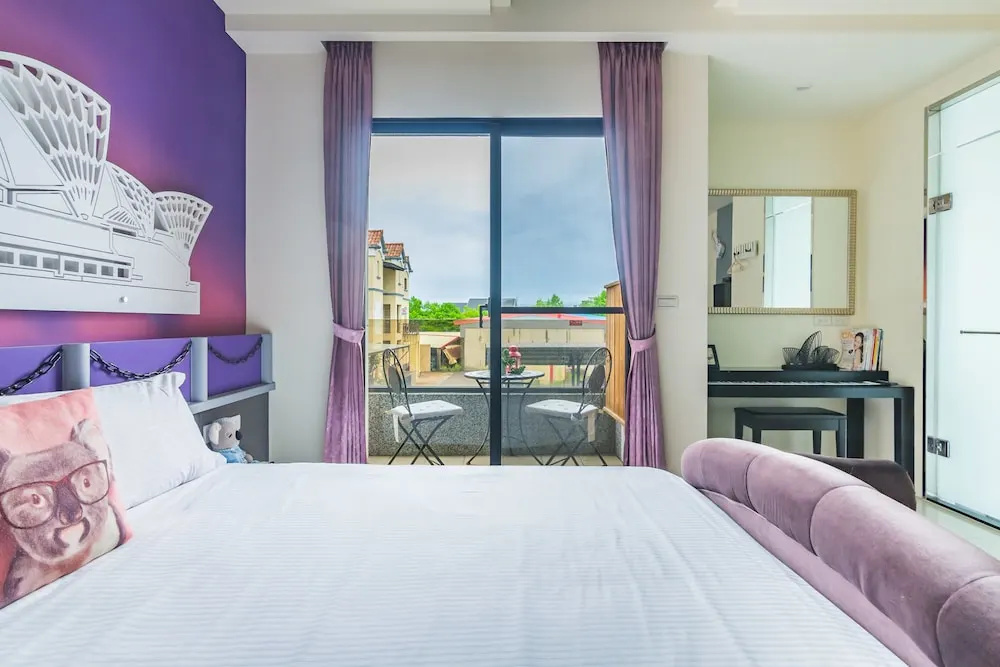 Superior Double room with balcony (full double bed)