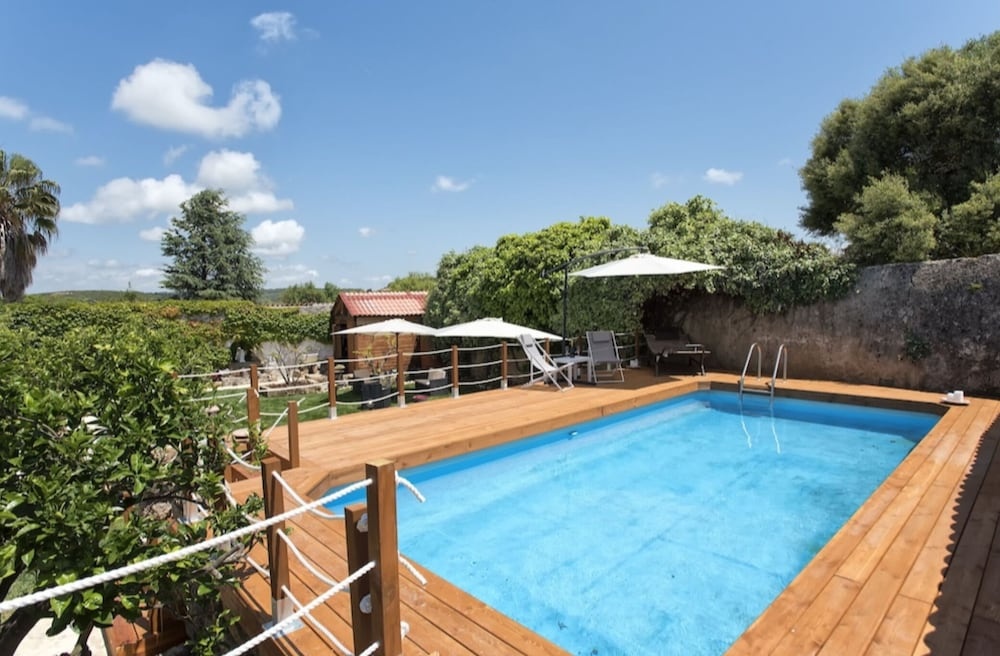 Alghero, Casal Paterno For 14 People With Swimming Pool Nearby The Beach