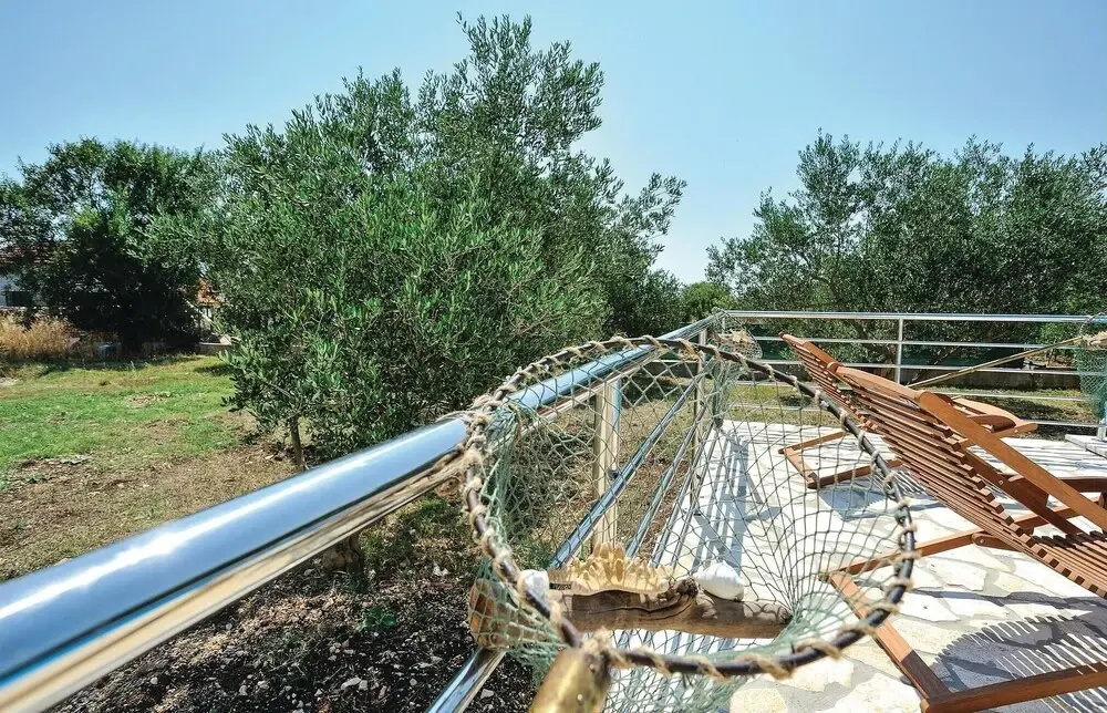 Beautiful Home in Sv Filip i Jakov With Wifi and 4 Bedrooms