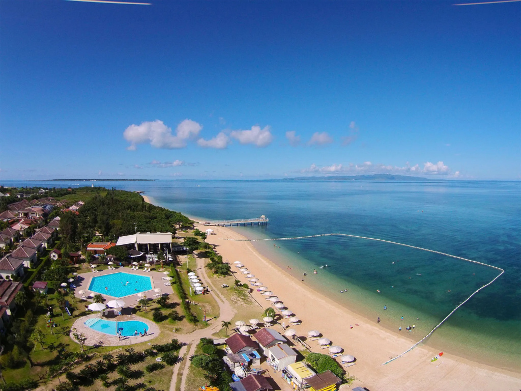 Beach & Waterfront