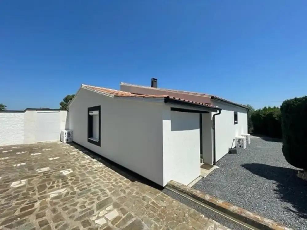 Modern Comfort in Minervois