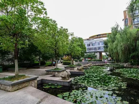 Aijia Family Apartment