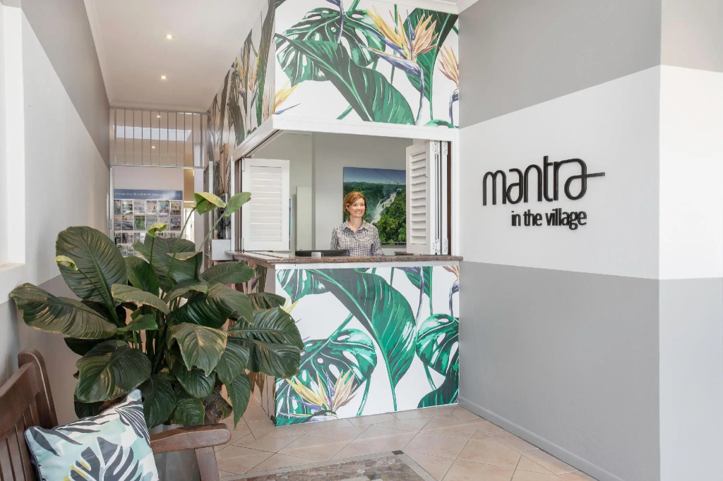 Lobby & Reception