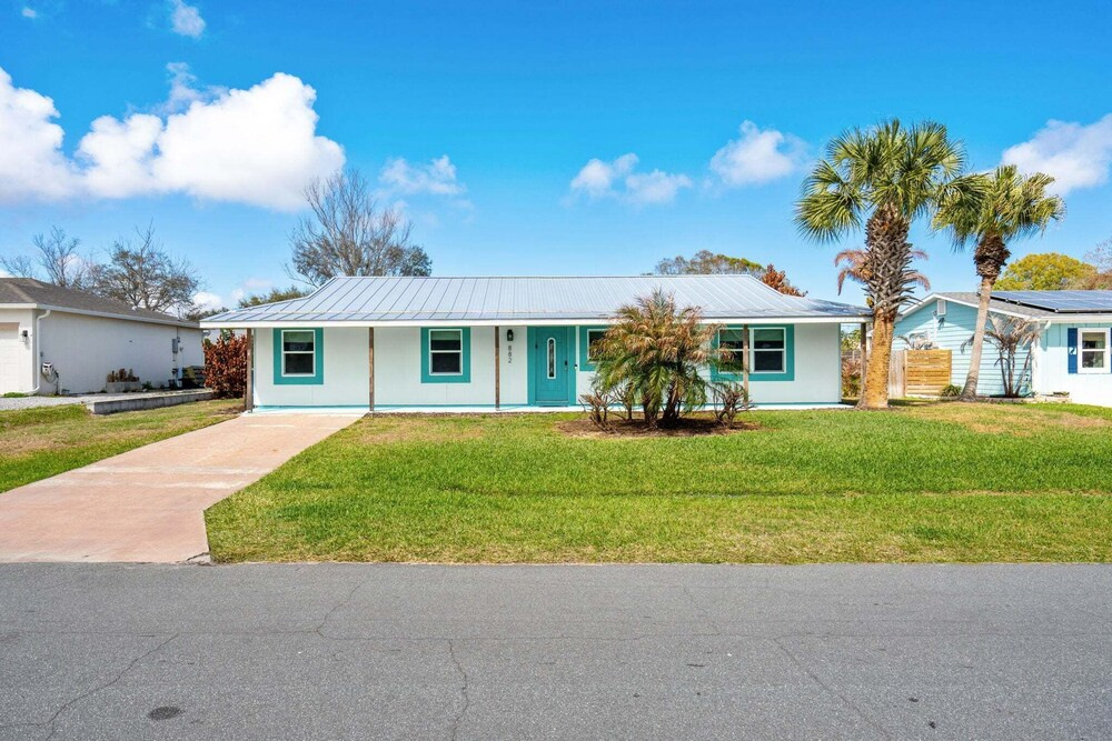 882 Cody Avenue