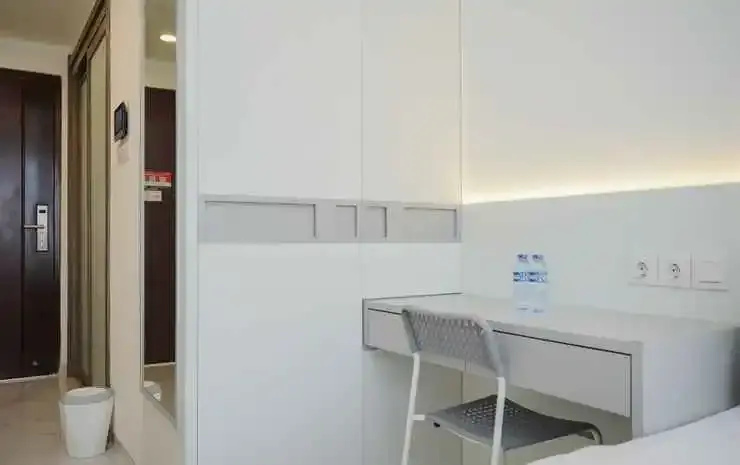 Tidy and Fully Furnished Studio Sky House BSD Apartment By Travelio