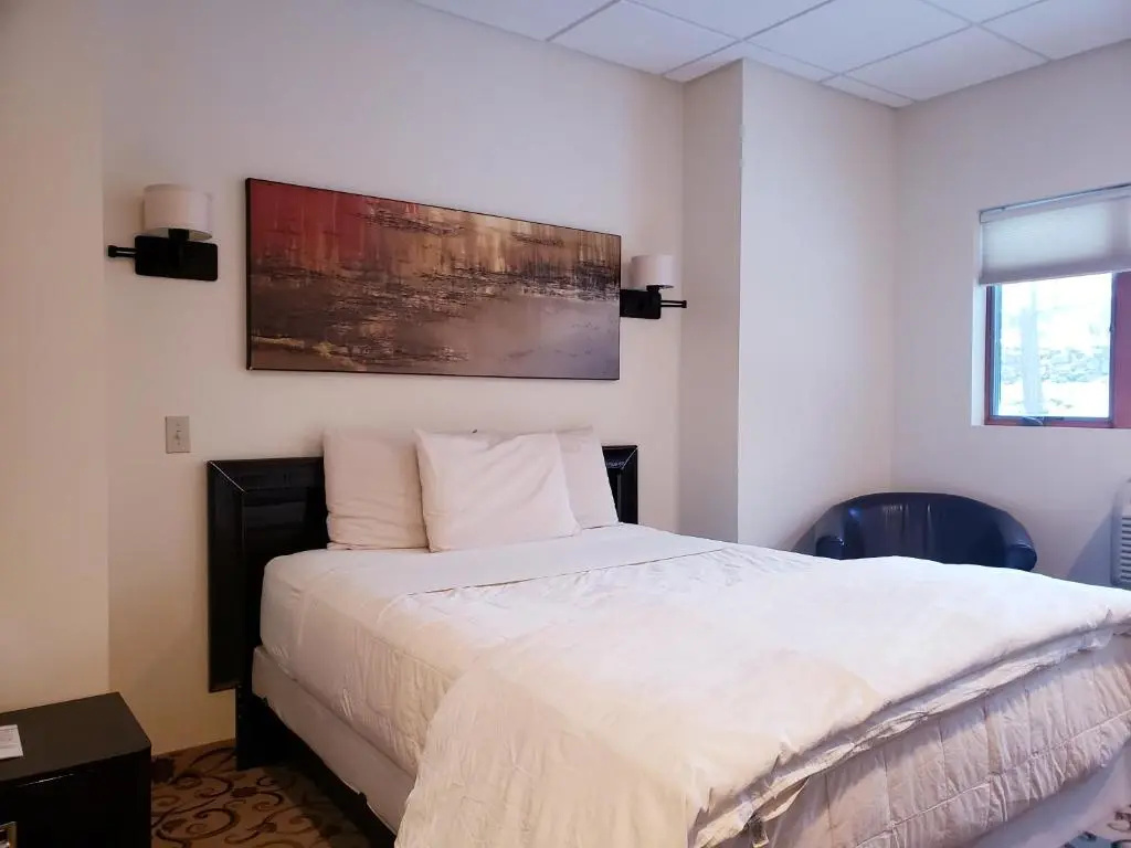 Deluxe Double room (full double bed)