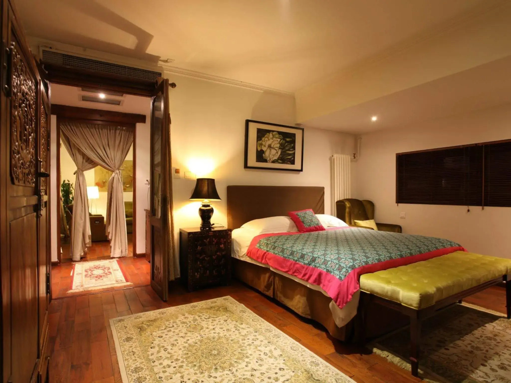 Red Wall Garden - фото 17