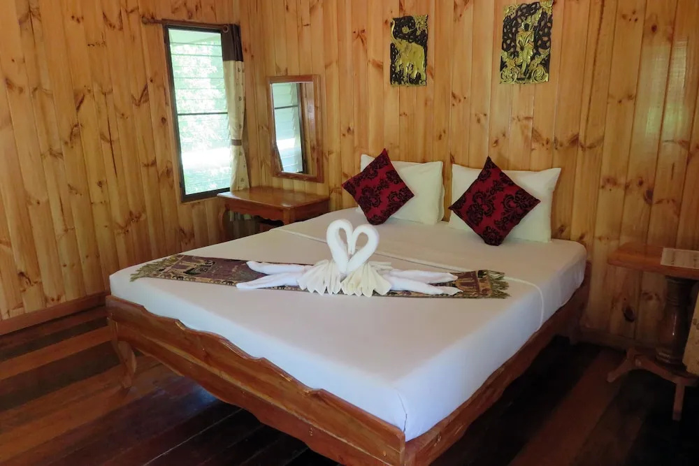 Deluxe Double Cottage with balcony (full double bed)