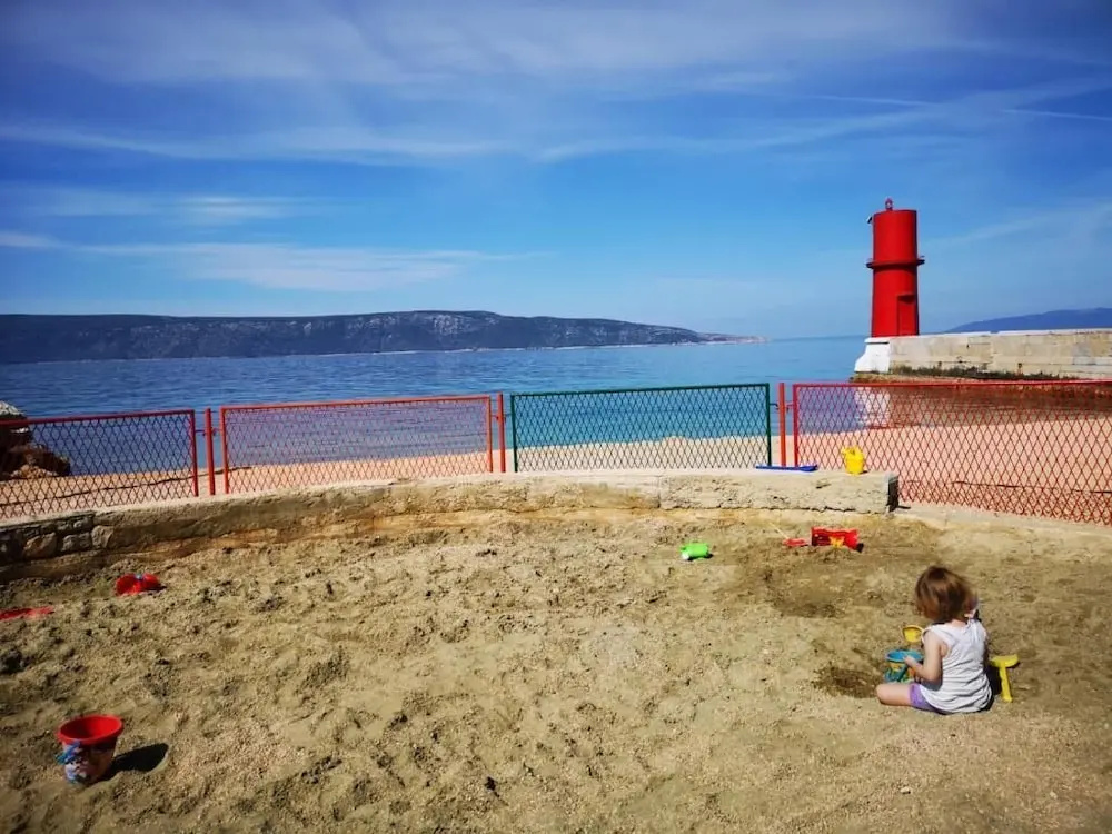 Beach & Waterfront