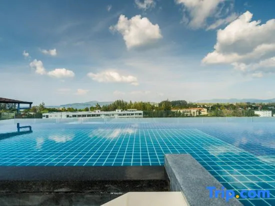 A403 Modern Condo - walk to beach, 3 pools & gym