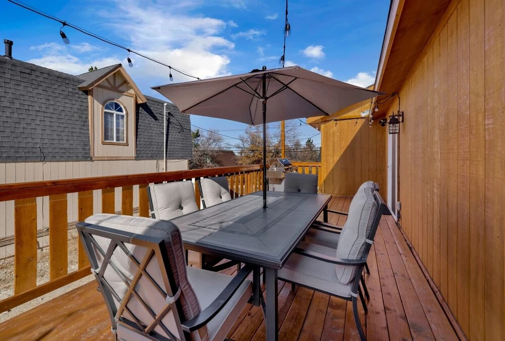 2088-cloud On Villa Grove 3 Bedroom Home by Redawning