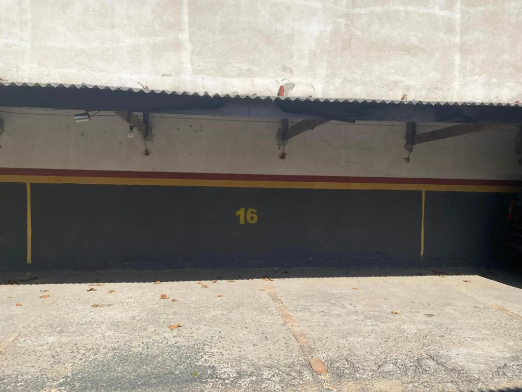 Apartamento Moderno com pequeno Terraço à 4Km do Consulado USA