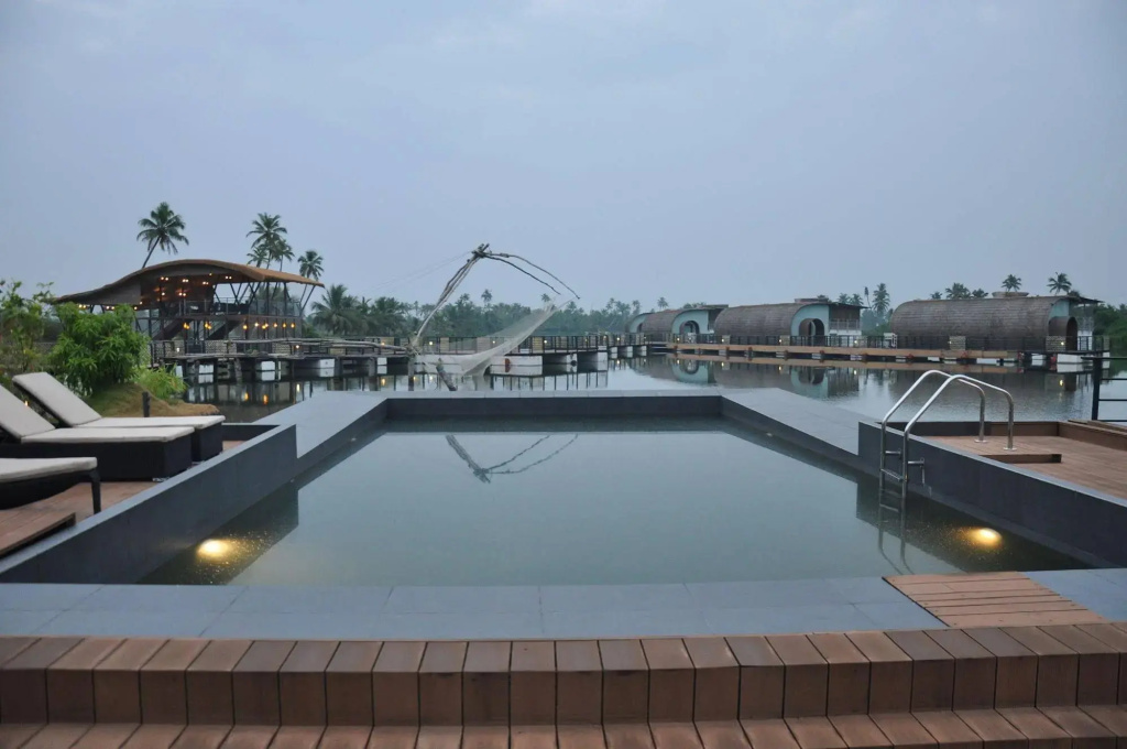 Aquatic Island by Poppys, Cochin - Général