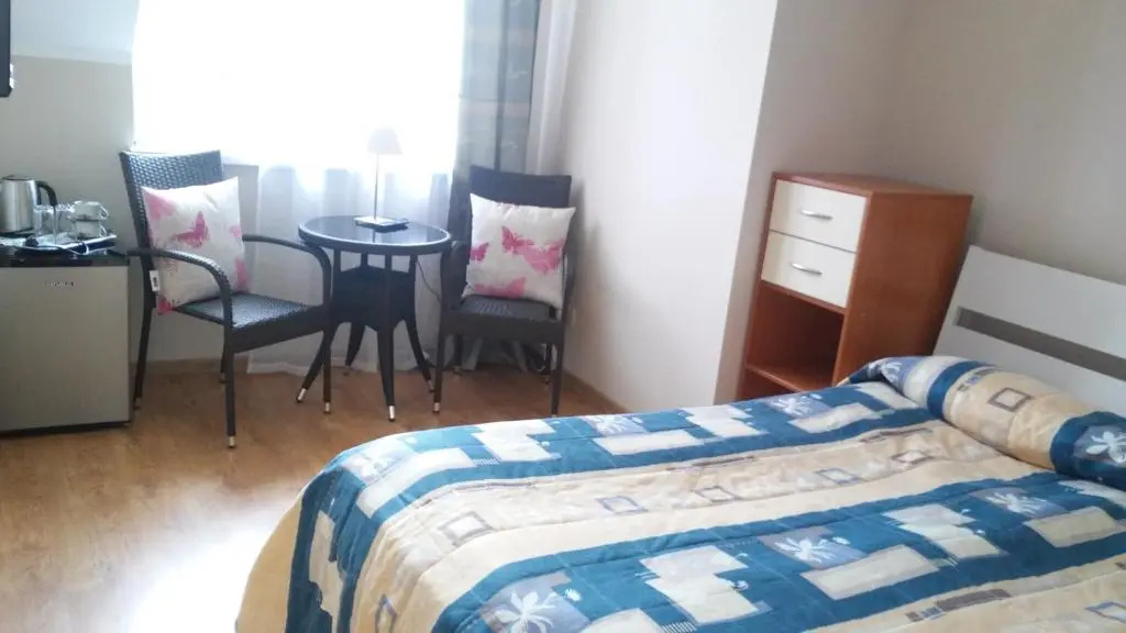 Deluxe Double room (full double bed)