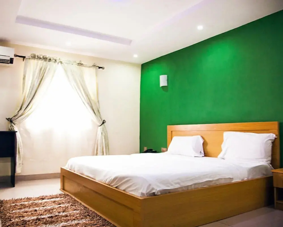 Deluxe Suite