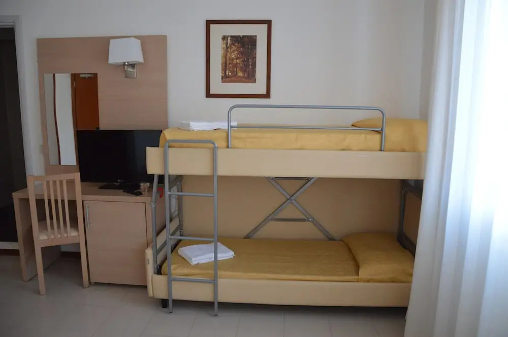 1 Bedroom Standard Quadruple room with balcony