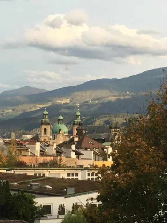 Villa Marwa - eine Ruheoase im Grünen mit Stadtblick