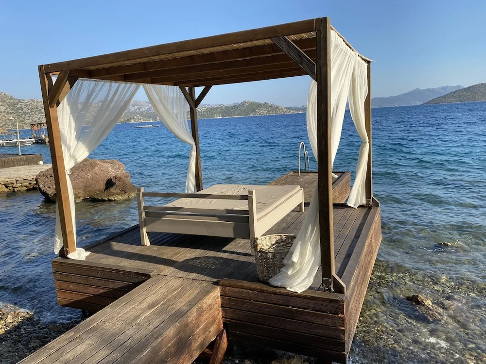 Beach & Waterfront