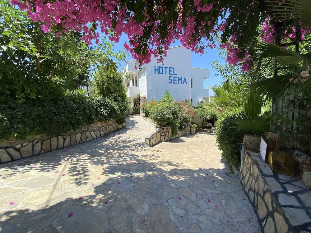 Standard Double room with balcony (full double bed)