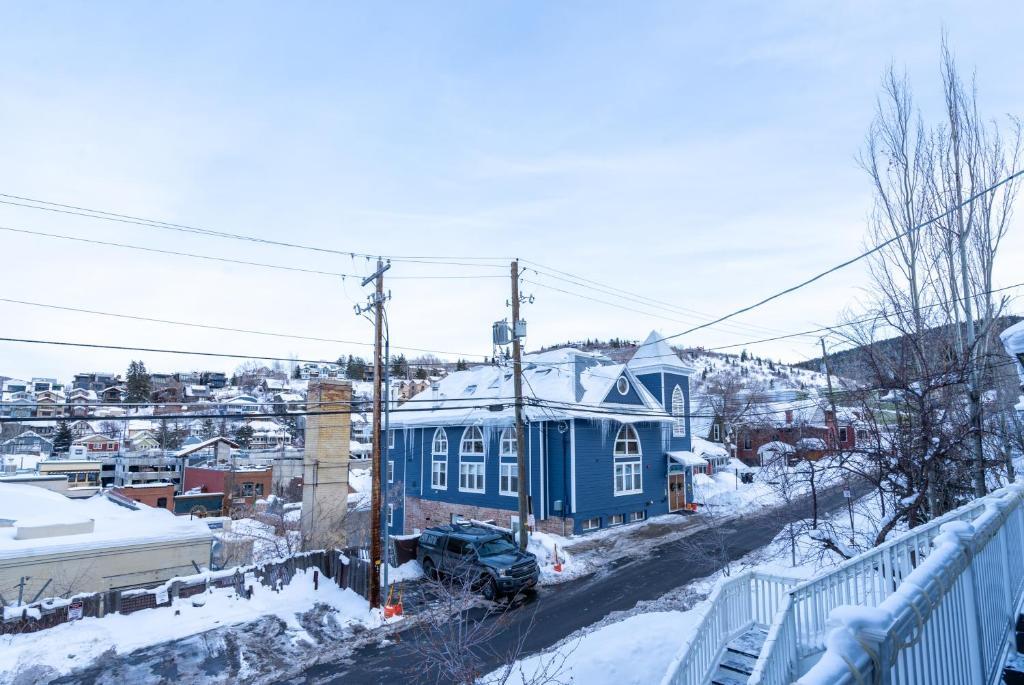 The Blue Church Lodge