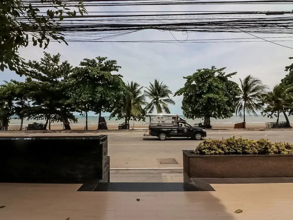 Beach & Waterfront