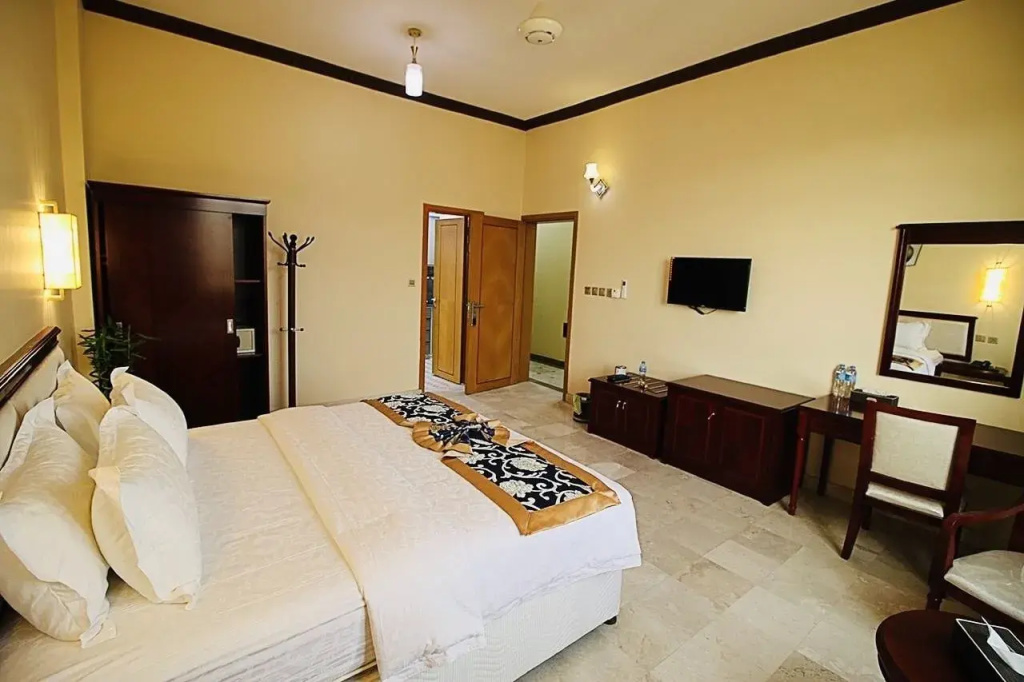 Lobby & Reception