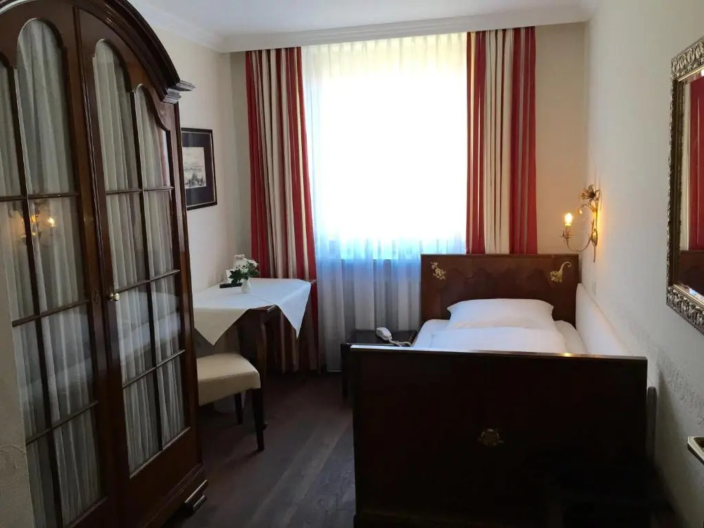 Economy room