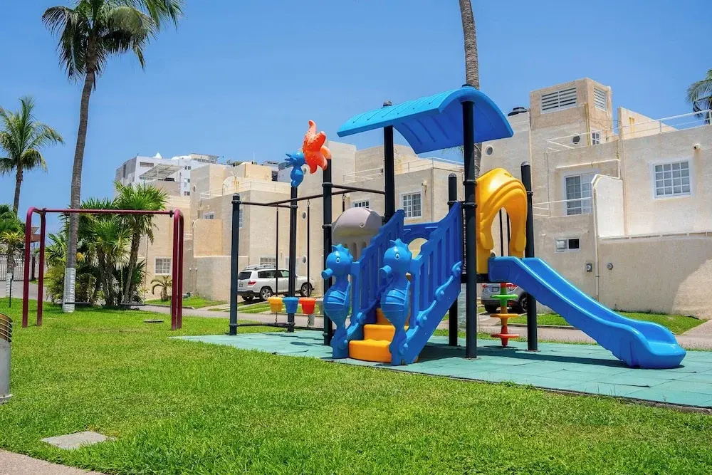 New Acapulco Retreat Garden Pool & Gym