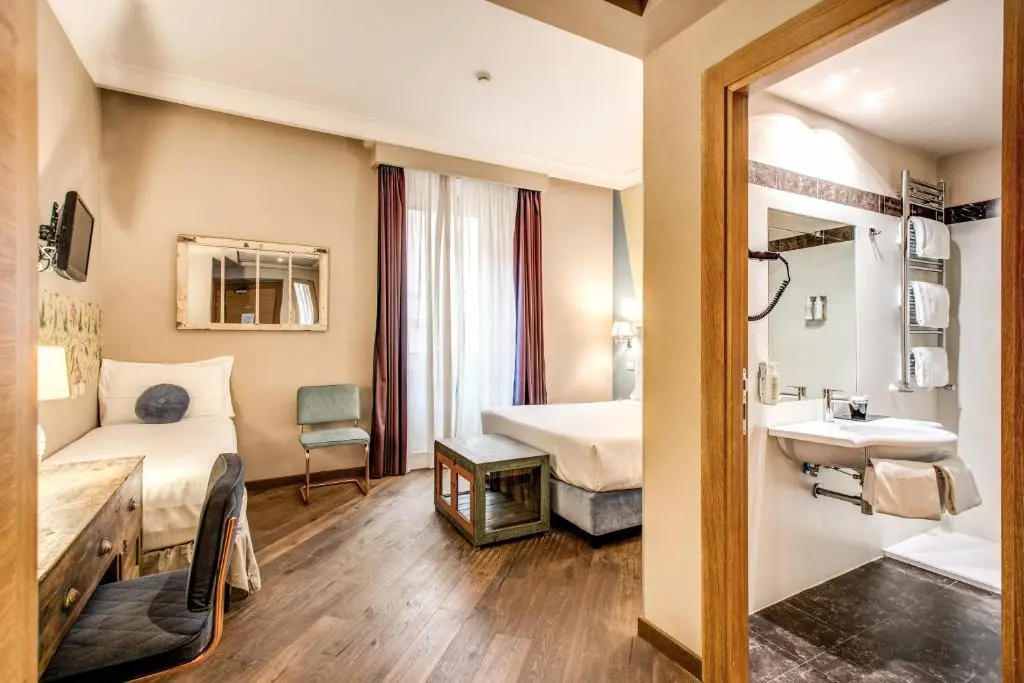 Triple room