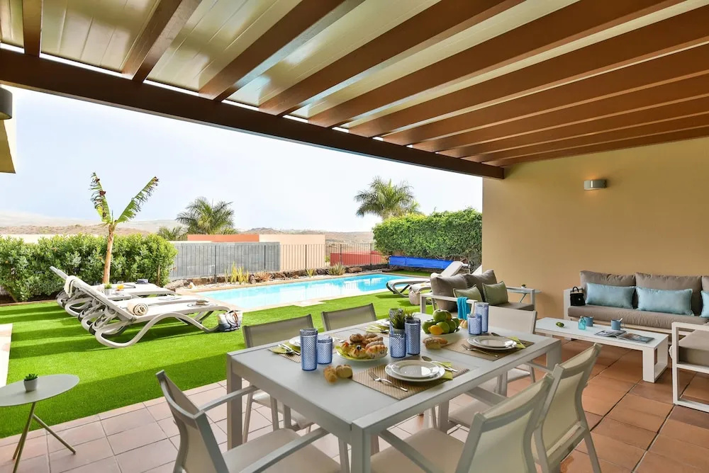 Par 4 Villa 9 With Pool in Salobre