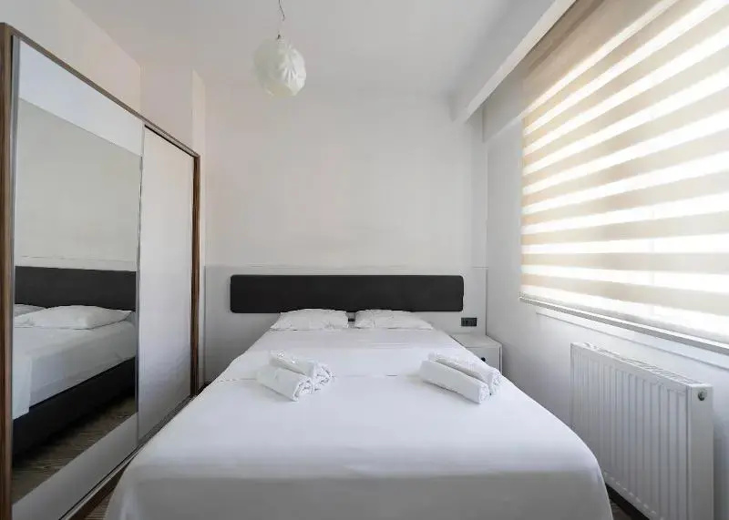 Double Suite (full double bed)