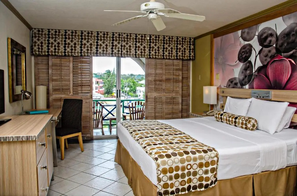 Standard Double room with land view (full double bed)