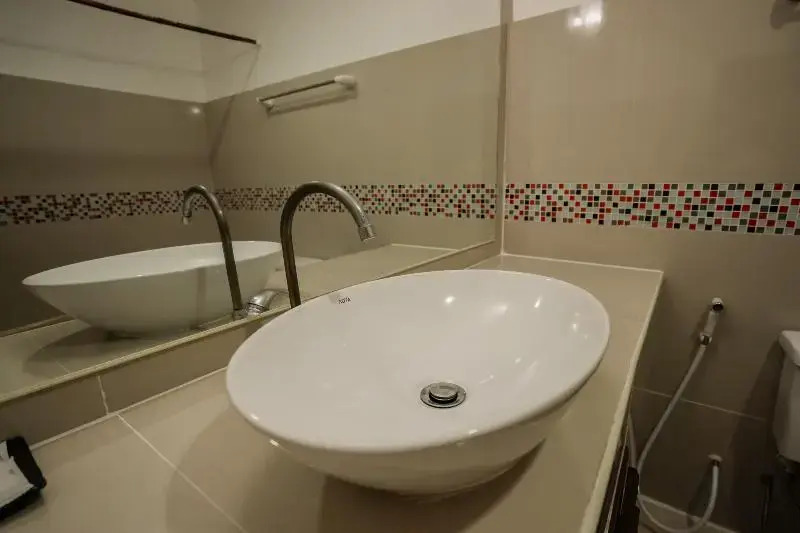 Семейный номер Standard с балконом в Club Bamboo Boutique Patong Beach Resort