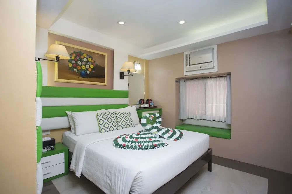 John's Apartelle