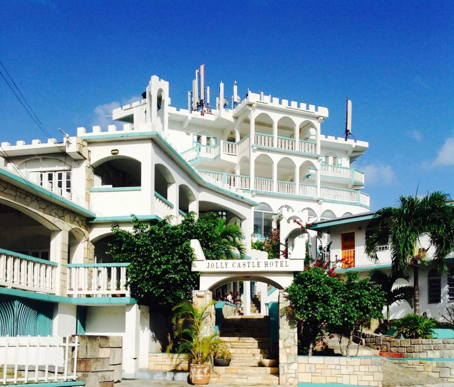 The Apartments at Jolly Castle
