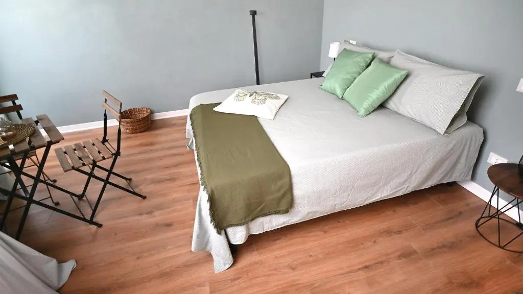 Deluxe Double room (full double bed)