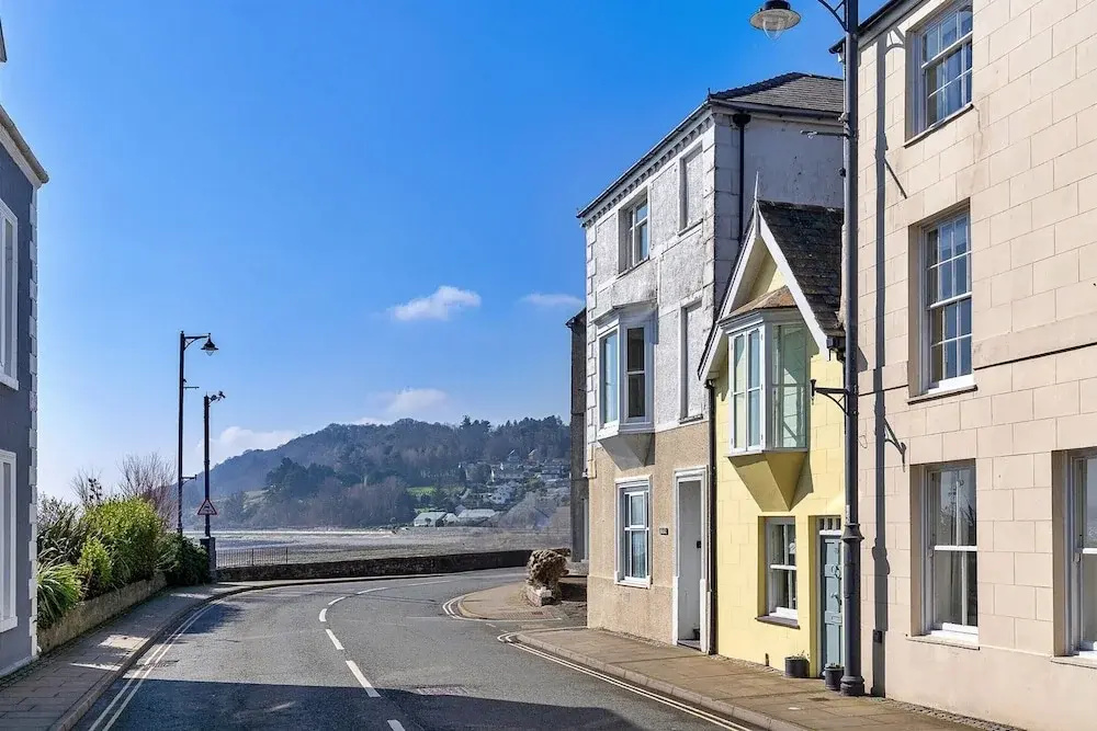 Apartment in Beaumaris With Snowdonia Views