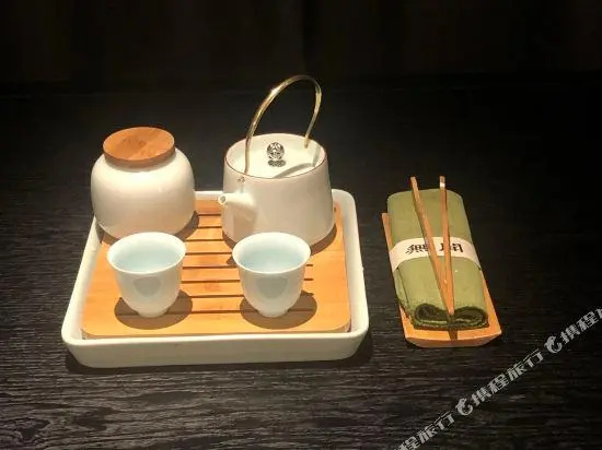 Food & Beverage