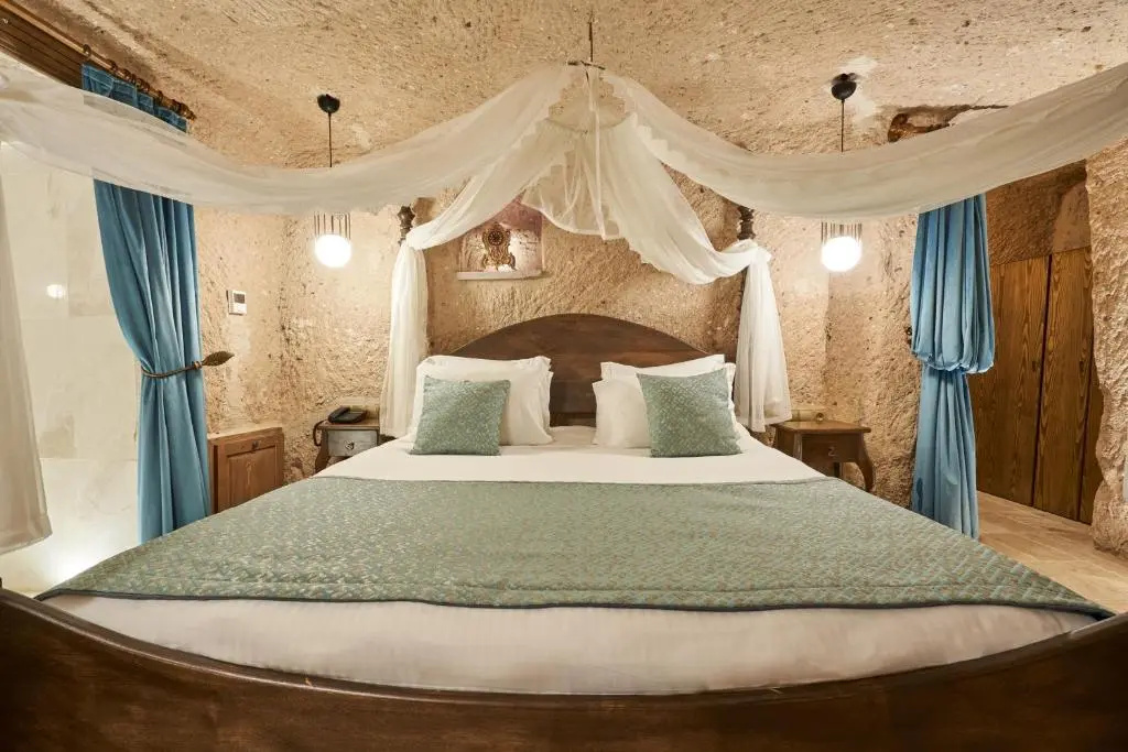 Deluxe Double room (full double bed)