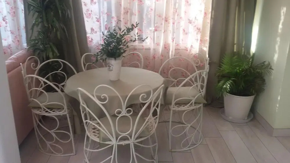 標準三人房，附設陽台