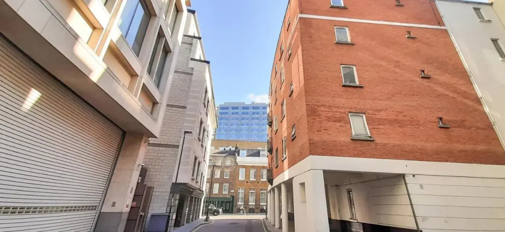 Moorgate Apartments by MySquare
