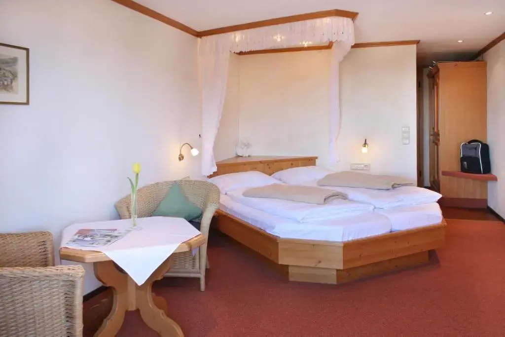 Standard Double room with balcony (full double bed)