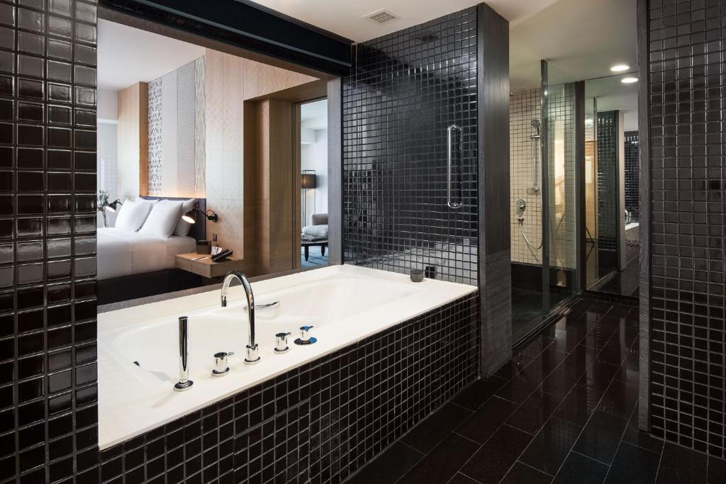 G Hotel Gurney