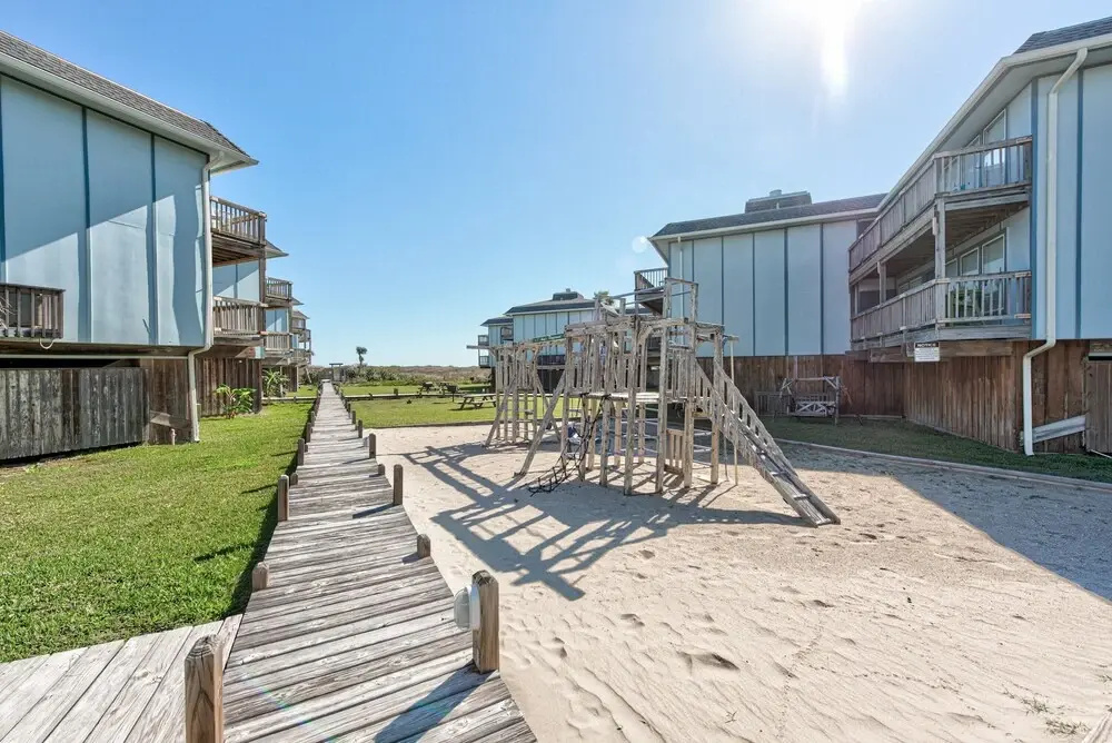 Alexandra By The Sea Bh206 2 Bedroom Condo by Redawning