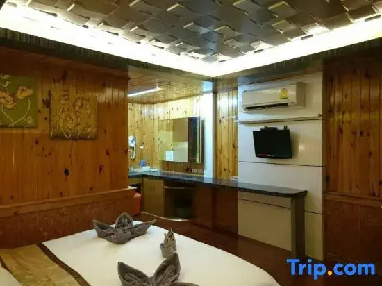 Бунгало с балконом и с видом на сад в Ricci House Resort
