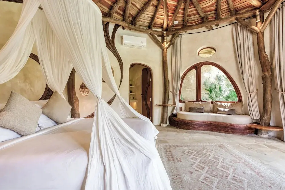 Double Suite (full double bed)