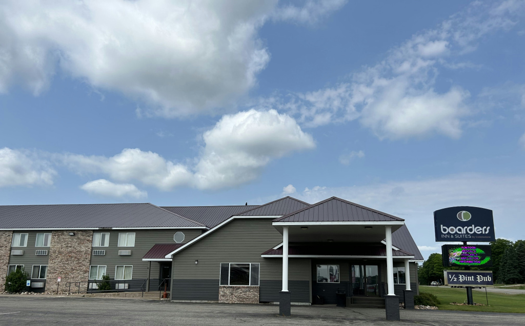 Boarders Inn & Suites by Cobblestone Hotels - Munising